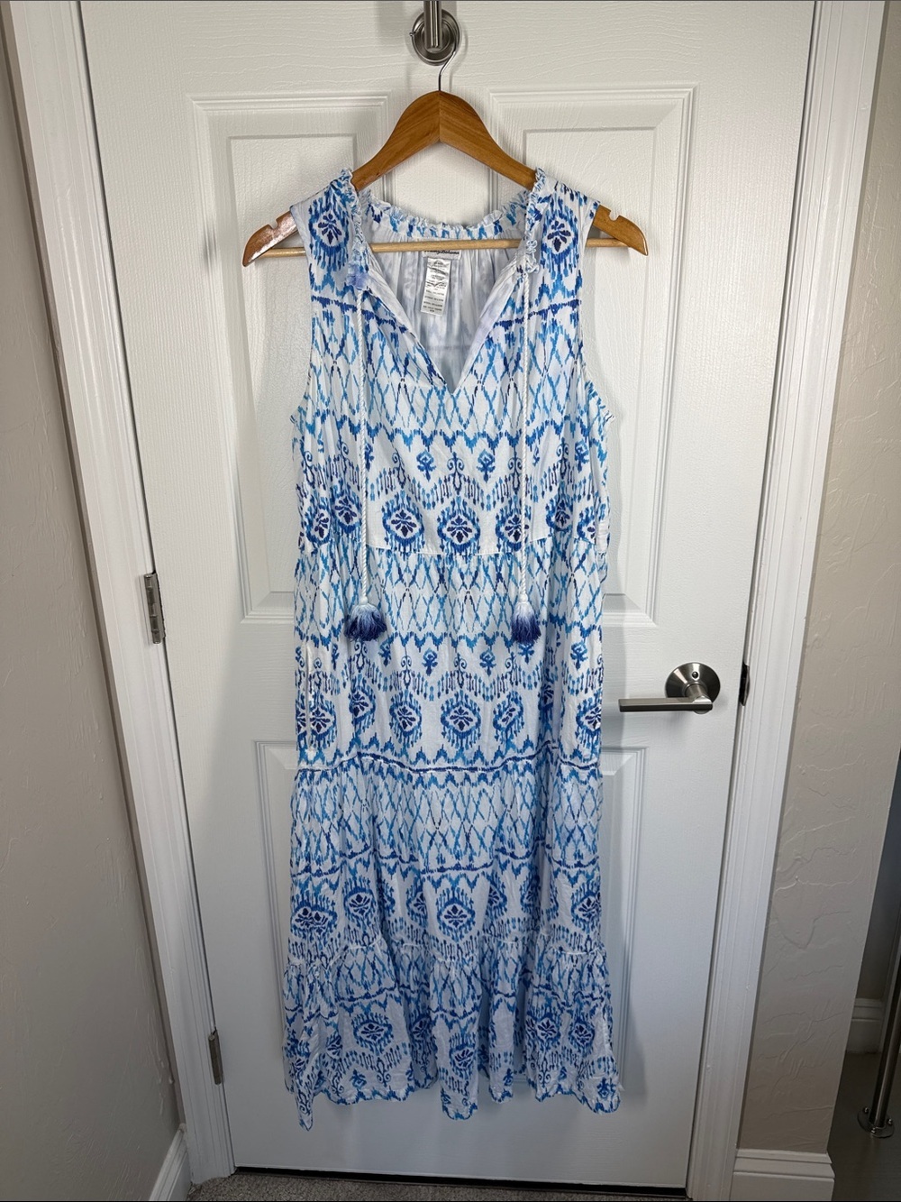 Tommy Bahama blue and white cotton tiered maxi dress with pockets size medium